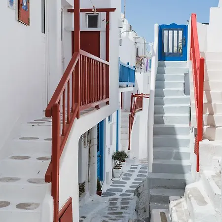 Apartment White And Grey Chora